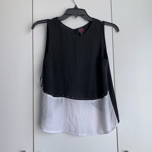 ⭐️  Bebe • Black & White Chiffon Studded Open Back Top - Picture 1 of 5